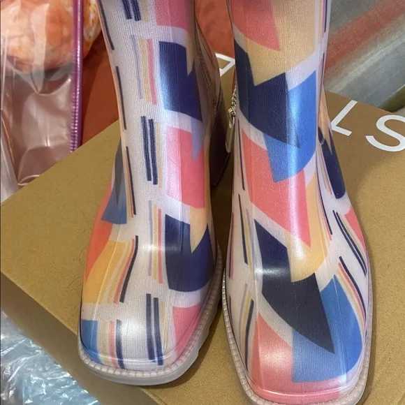 Cape Robbin Women's Colorful Faux Shearling Boots Waterproof NWOB - Size 9 (40) - Picture 10 of 11